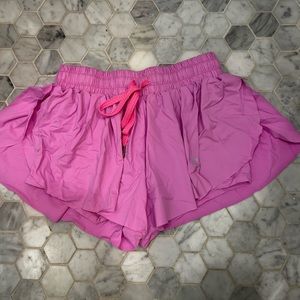 FLOWY SHORTS IN PINK